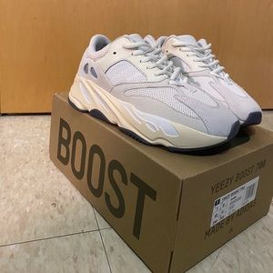 They are a 7 in boys.